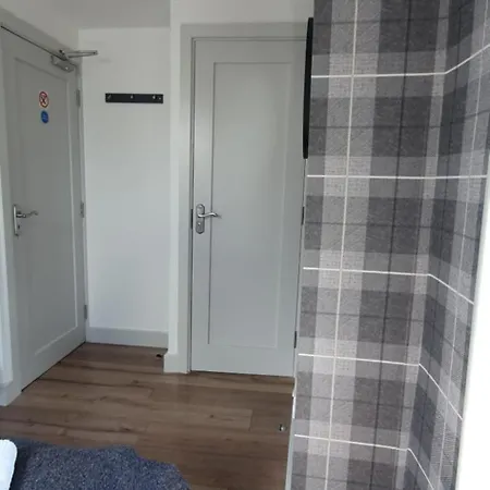 Проживание в семье Pasta Factory Guest