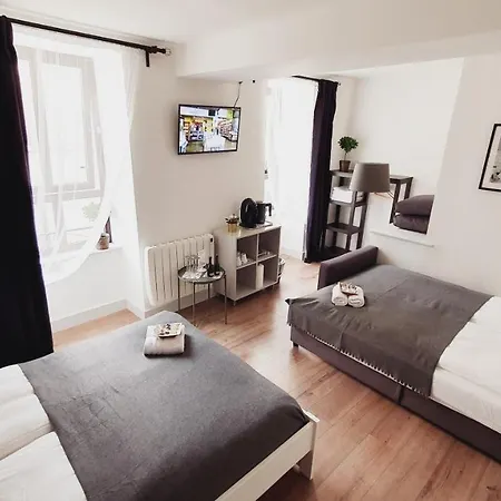 Pasta Factory Guest גלוואיי