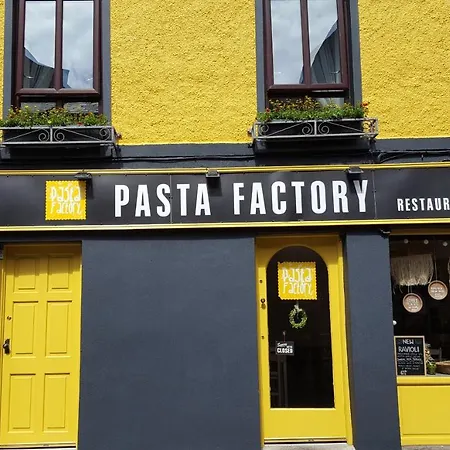 Δωμάτια σε οικογενειακή κατοικία Pasta Factory Guest Γκάλγουεϊ