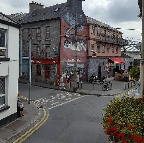 Pasta Factory Guest ホームステイ